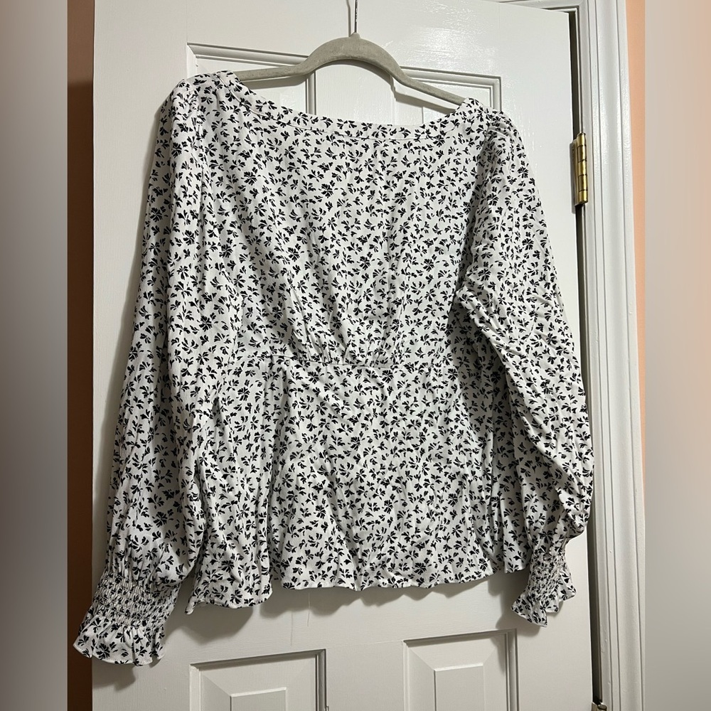 NWOT! Black and white floral loft blouse - Picture 2 of 6